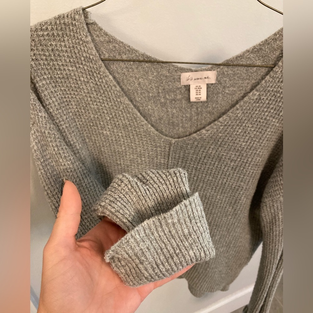 If it were me gray long sleeve sweater with cuff sleeves size medium - Picture 2 of 4